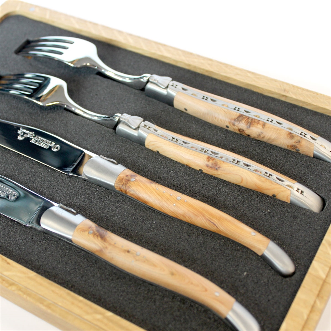 Laguiole en Aubrac 4 Piece Knife and Fork Set - Juniper Wood Handles
